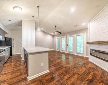1320 Park Glen Drive - Photo Thumbnail 3