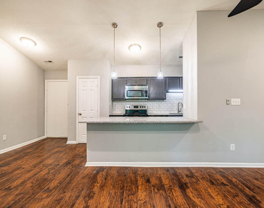 1320 Park Glen Drive - Photo Thumbnail 5