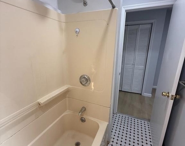 512 S 5th Street - Photo Thumbnail 11