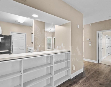 6121 Sunpointe Drive - Photo Thumbnail 15