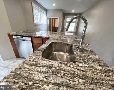 506 W Harvey Street - Photo Thumbnail 7