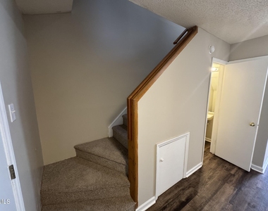 2910 Faversham Place - Photo Thumbnail 14