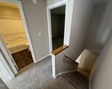 2910 Faversham Place - Photo Thumbnail 17