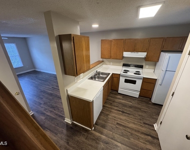 2910 Faversham Place - Photo Thumbnail 4