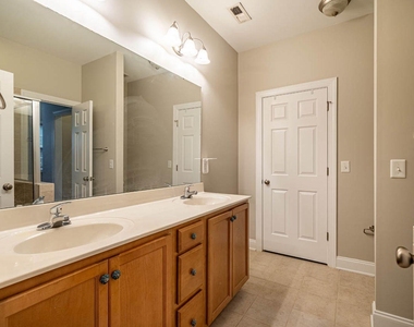 6301 Grove Estates Terrace - Photo Thumbnail 18