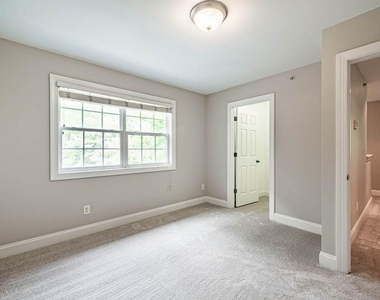 6301 Grove Estates Terrace - Photo Thumbnail 21