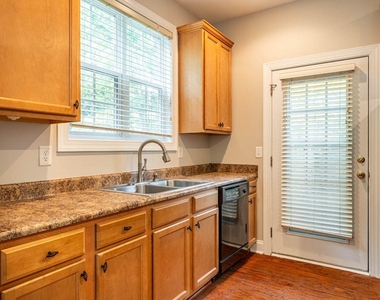 6301 Grove Estates Terrace - Photo Thumbnail 13
