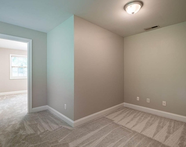 6301 Grove Estates Terrace - Photo Thumbnail 24