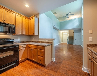 6301 Grove Estates Terrace - Photo Thumbnail 15