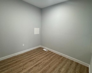 3128 N 24th Street - Photo Thumbnail 9