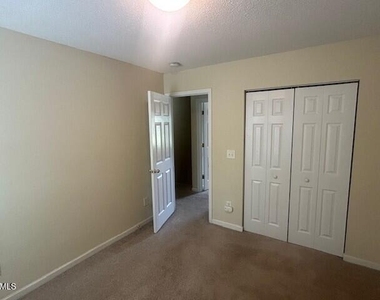 76 Buckleigh Drive - Photo Thumbnail 10