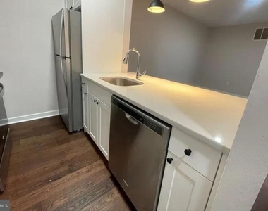 1525 Green Street - Photo Thumbnail 18
