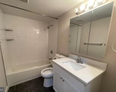 1525 Green Street - Photo Thumbnail 15