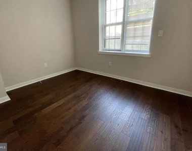 1525 Green Street - Photo Thumbnail 16