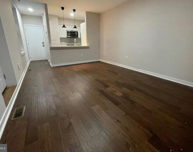 1525 Green Street - Photo Thumbnail 12