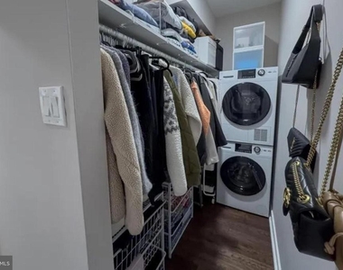 1525 Green Street - Photo Thumbnail 14