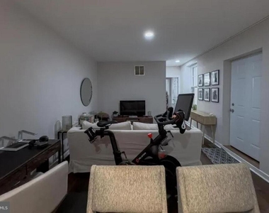 1525 Green Street - Photo Thumbnail 3