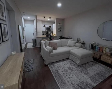 1525 Green Street - Photo Thumbnail 9