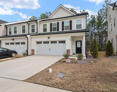 463 Autumn Rain Street - Photo Thumbnail 3