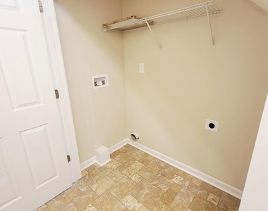 411 Whitehall Court - Photo Thumbnail 19