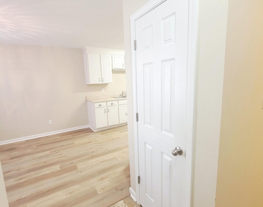 411 Whitehall Court - Photo Thumbnail 1