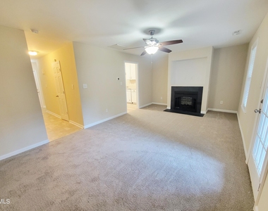 411 Whitehall Court - Photo Thumbnail 15
