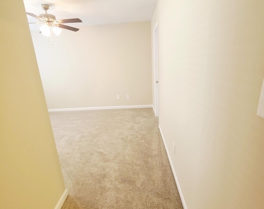 411 Whitehall Court - Photo Thumbnail 23