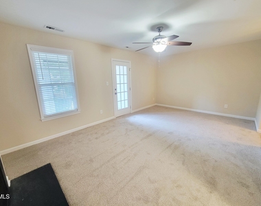 411 Whitehall Court - Photo Thumbnail 13