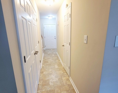 411 Whitehall Court - Photo Thumbnail 17
