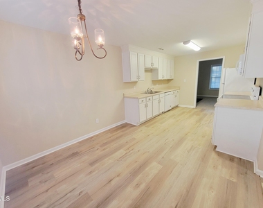411 Whitehall Court - Photo Thumbnail 5