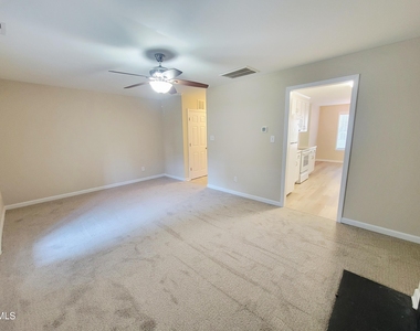 411 Whitehall Court - Photo Thumbnail 14