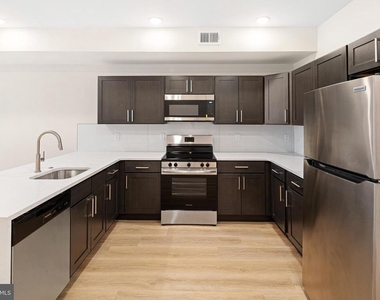 5217 Warren Street - Photo Thumbnail 3