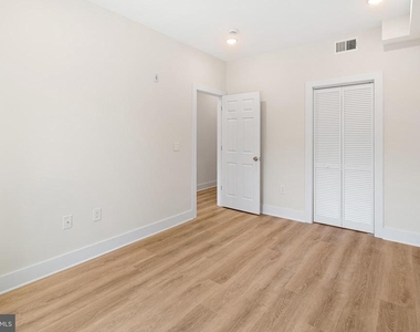 5217 Warren Street - Photo Thumbnail 6