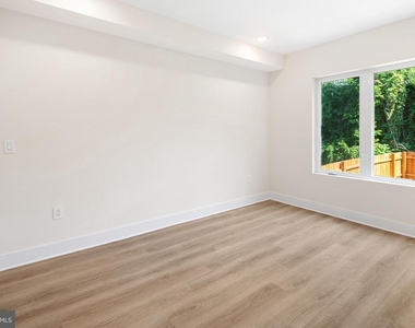 5217 Warren Street - Photo Thumbnail 5