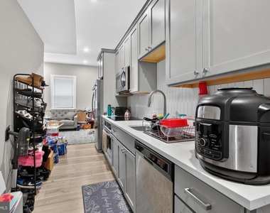 2621 W Jefferson Street - Photo Thumbnail 2