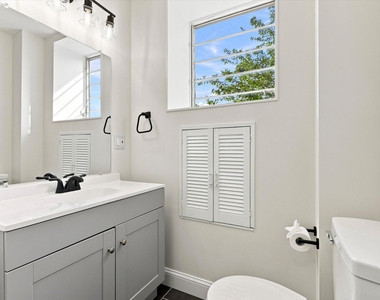 223 Wendover Street - Photo Thumbnail 10