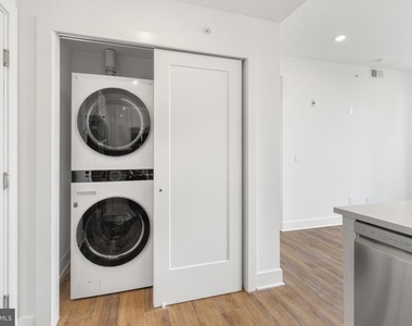 2214 N Front Street - Photo Thumbnail 7