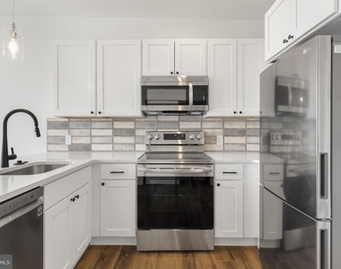 2214 N Front Street - Photo Thumbnail 3