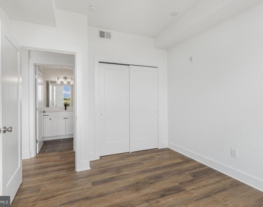 2214 N Front Street - Photo Thumbnail 15