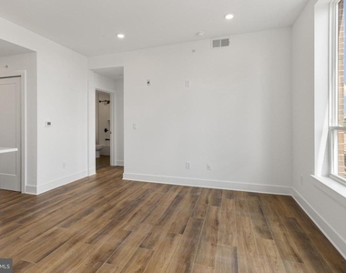 2214 N Front Street - Photo Thumbnail 10