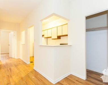 654 W Cornelia - Photo Thumbnail 3