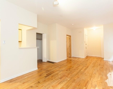 654 W Cornelia - Photo Thumbnail 2