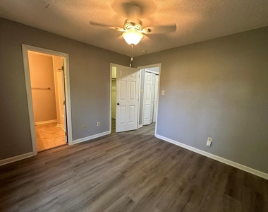 4506 Still Pines Drive - Photo Thumbnail 11