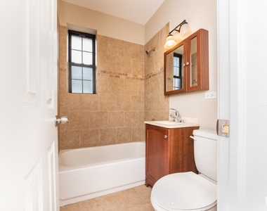 894 Green Bay Rd - Photo Thumbnail 6