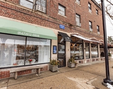 485 Roger Williams Ave - Photo Thumbnail 1