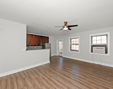 447 Roger Williams Ave - Photo Thumbnail 4