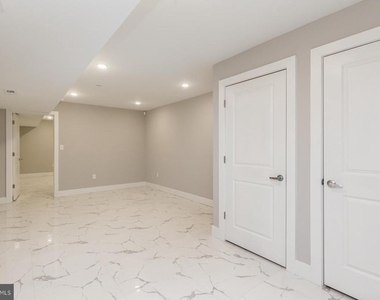 1724 N Marshall Street - Photo Thumbnail 15
