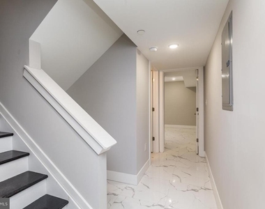 1724 N Marshall Street - Photo Thumbnail 16