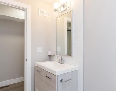 1724 N Marshall Street - Photo Thumbnail 12