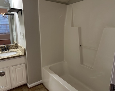 553 Writers Way - Photo Thumbnail 6